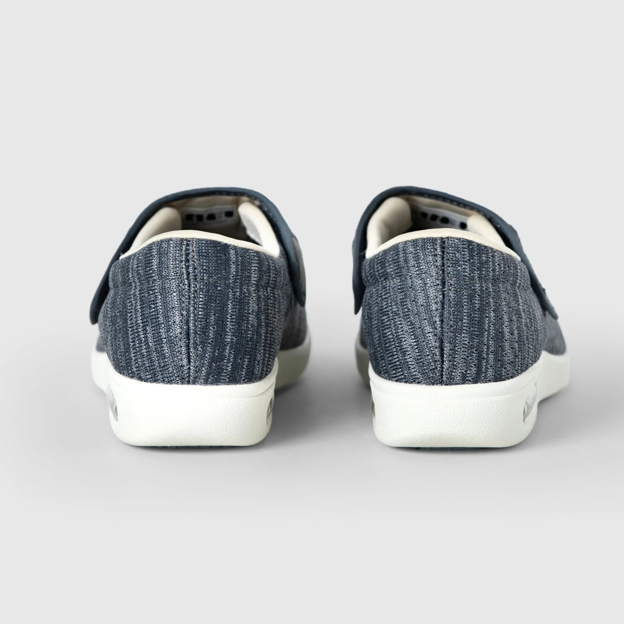 Chloe Stretch No-Tie Wide Shoes w/ Adjustable Closure - Grey - Image 4