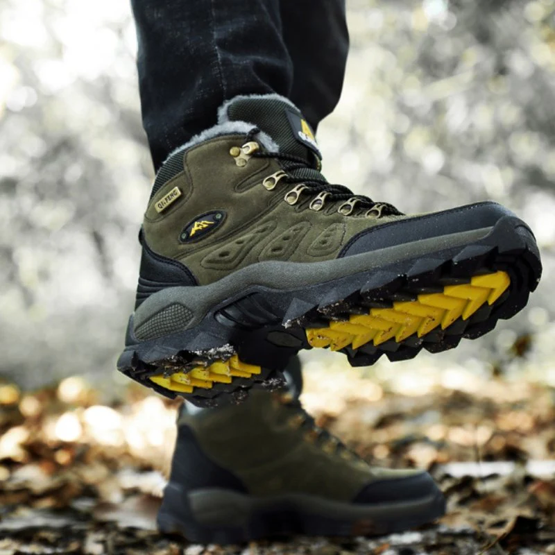 Montana Mountains Men's Hiking Boots - Image 13